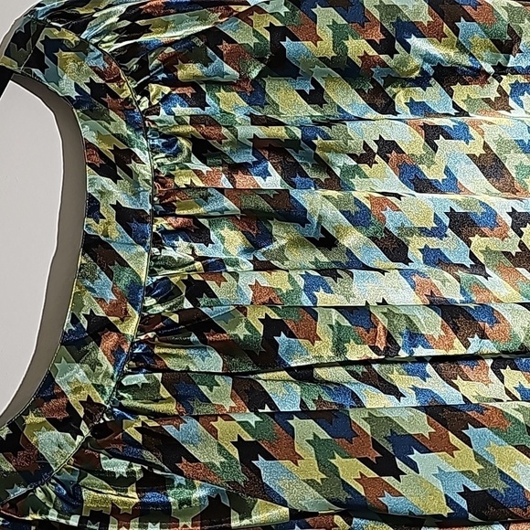 KAELYN-MAX-11, Beautiful satin long sleeve blouse in size 2X nice colors Lovely - Picture 5 of 11